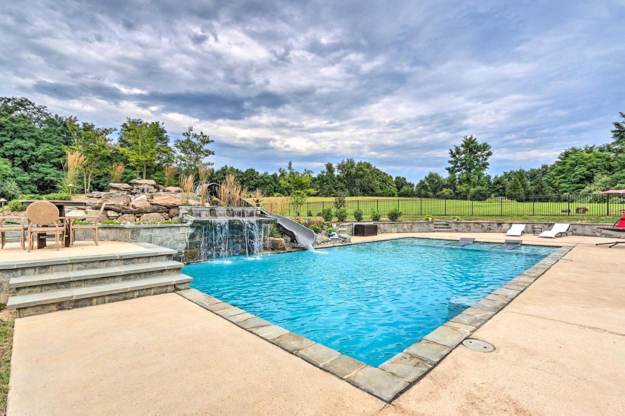 Charles Town Home With Private Pool And Hot Tub Exterior photo